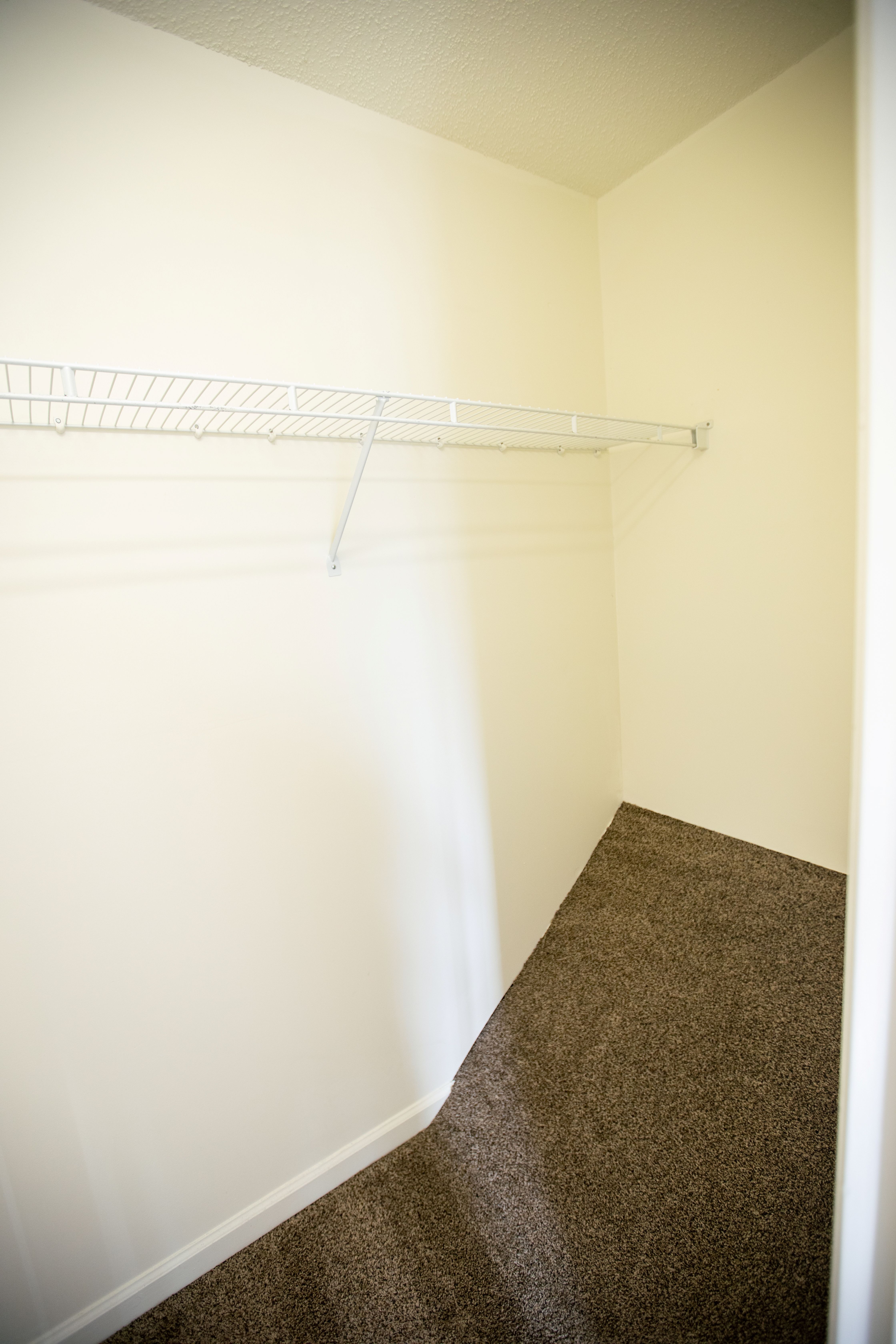 bed 1 closet                    